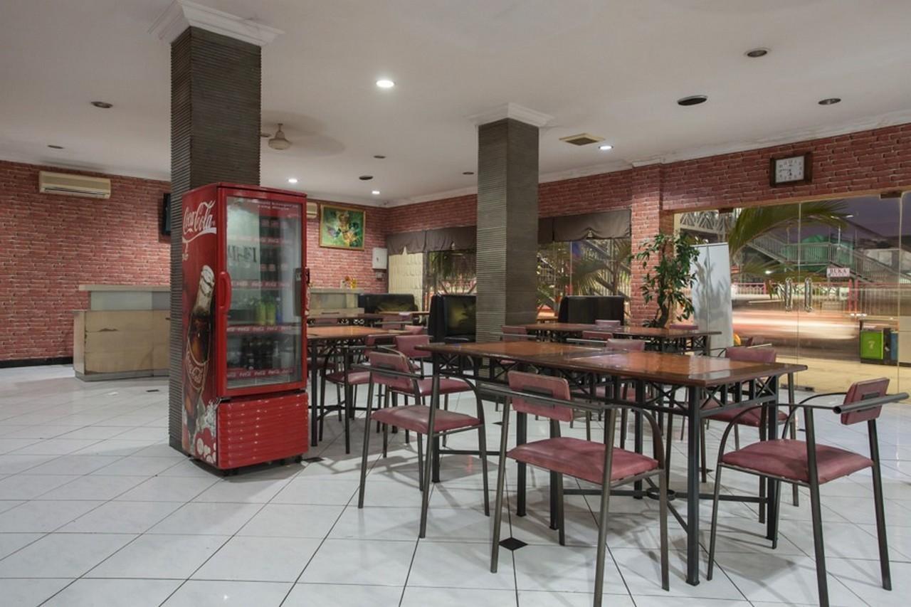 红多兹酒店-尤里苏摩哈吉 泗水 外观 照片